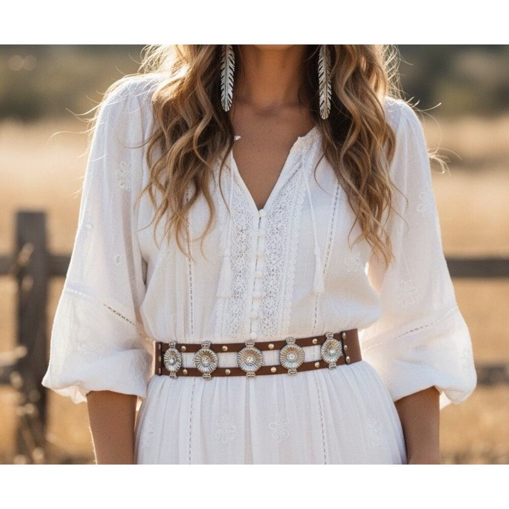 NWT Punto Fibbia Italian Leather Concho Belt